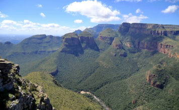 Drakensberg Mountains: Southern Africa’s Highest Range Drakensberg Mountains