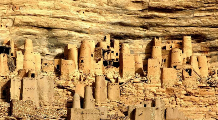 The Cliff of Bandiagara (Land of the Dogons) Cliff of Bandiagara